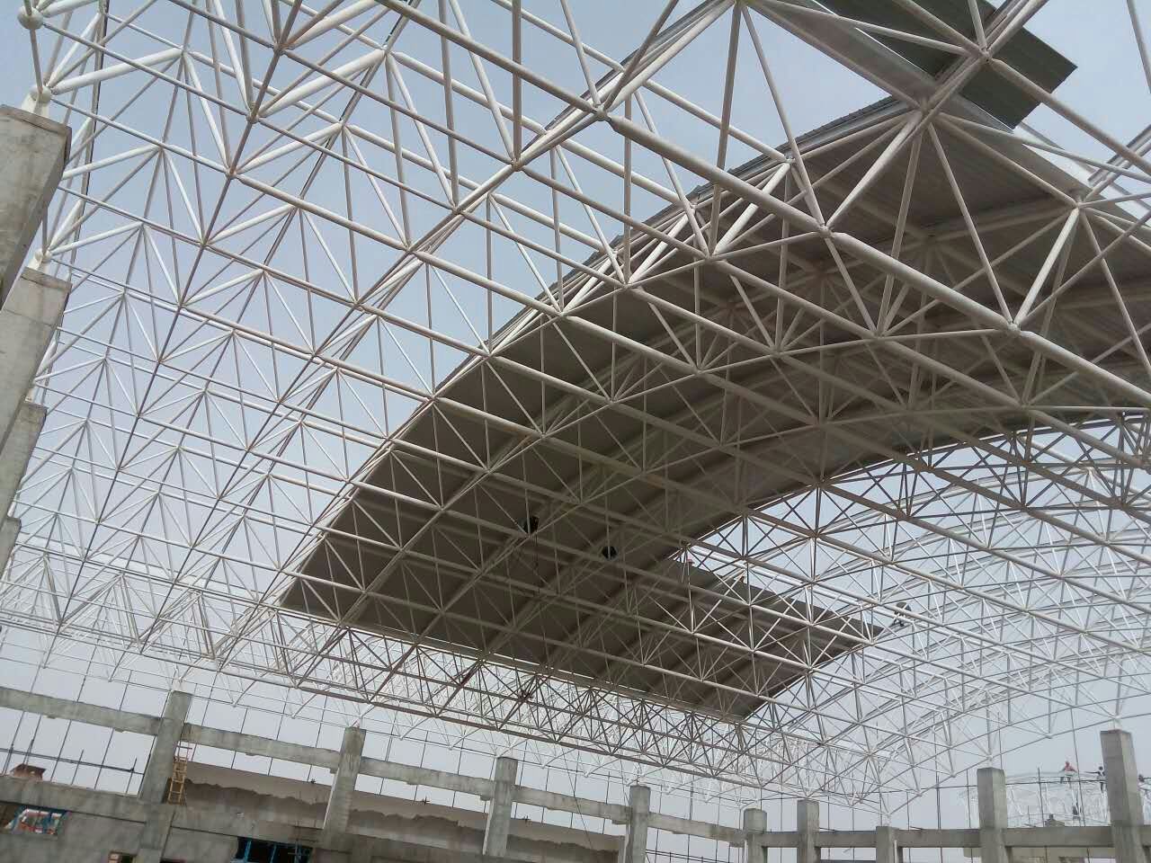 揭阳青岛一汽网架
